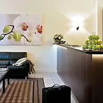 Hotel De France 4*