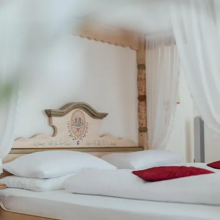 Hotel De France 4*